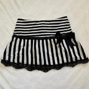 Striped bow skirt