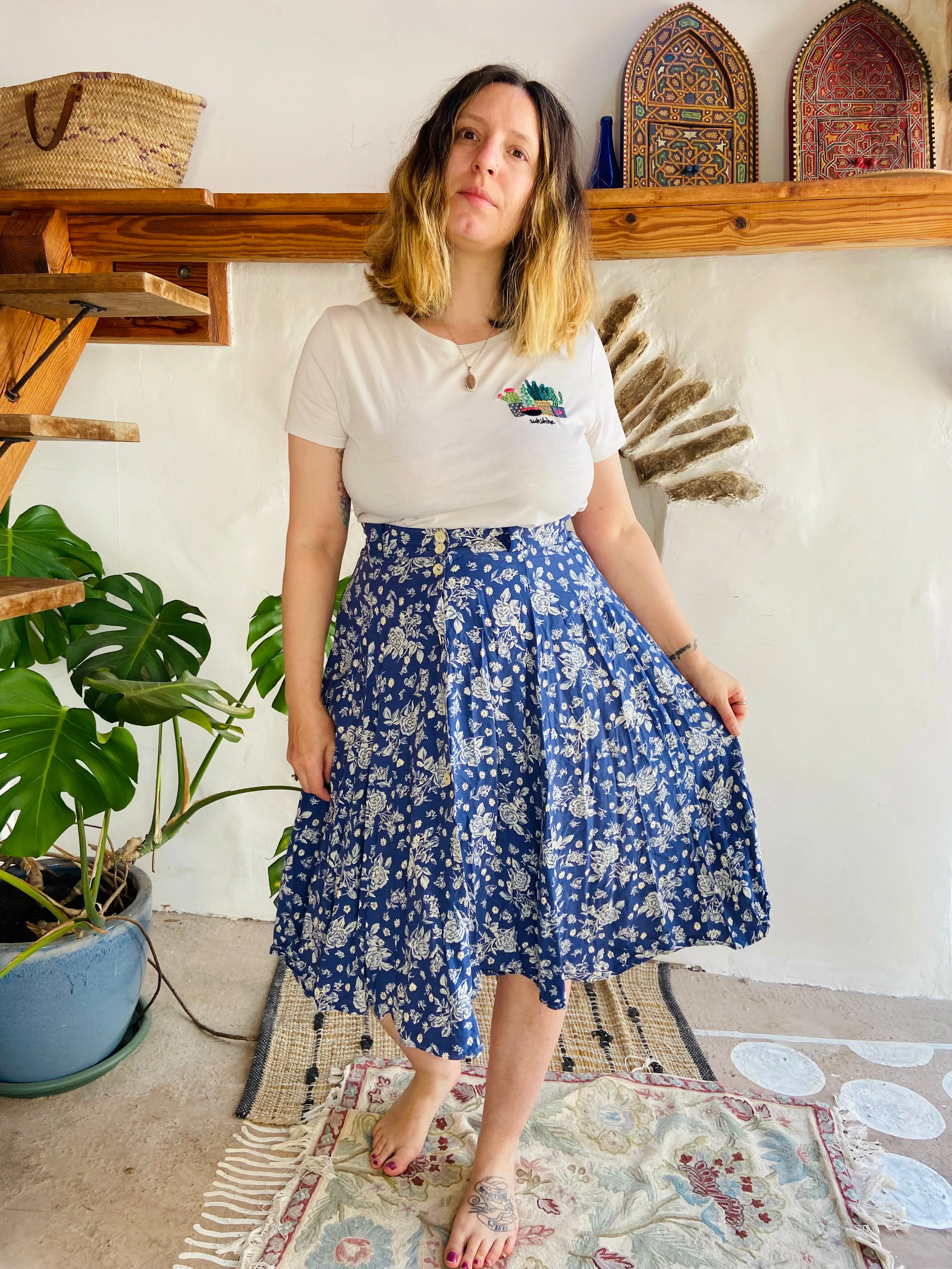 VINTAGE 90’s Blue & White Floral Midi Skirt - S/M