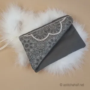 Winter Charm ITH Fold-over Clutch Purse