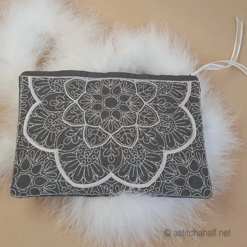 Winter Charm ITH Fold-over Clutch Purse
